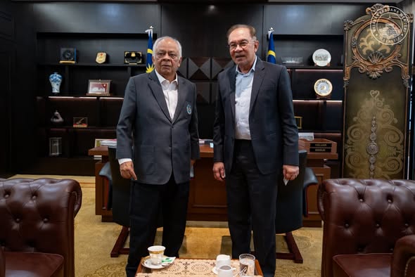 Photo album cover for KUNJUNGAN HORMAT PRESIDEN MAJLIS SENATOR MALAYSIA KEATAS YAB PERDANA MENTERI